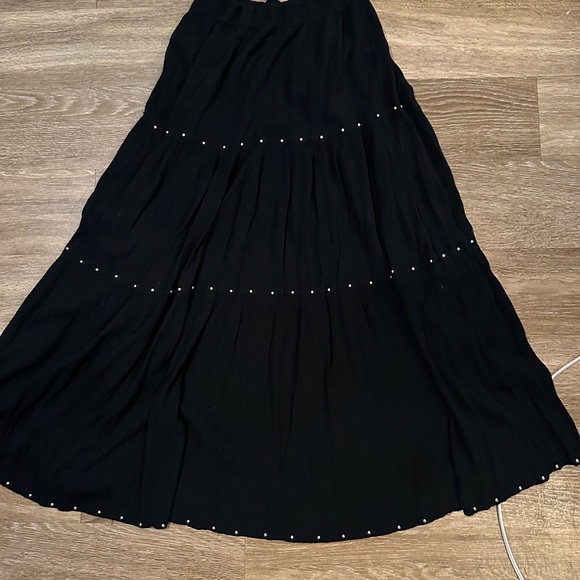 ONE SIZE Black studded long skirt - Picture 2 of 6